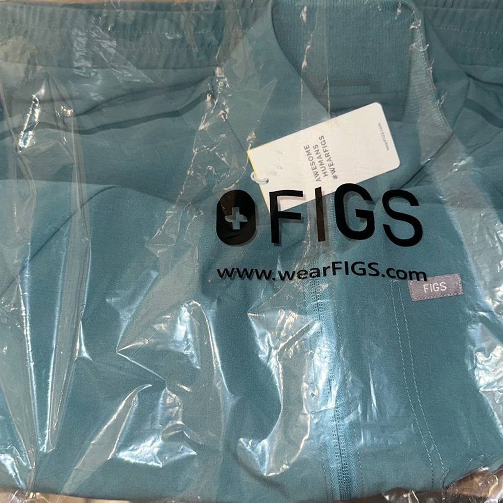 FIGS Cobaki Scrub jacket